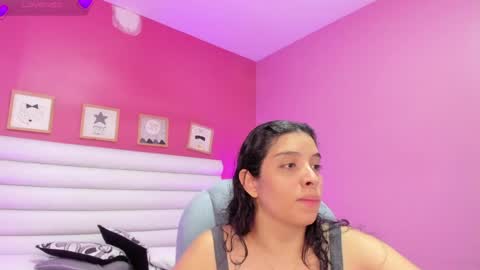 Snapshot of violet_sinclair chatting on 21, 5, 2026 violet_sinclair online show from 21, 5, 2026