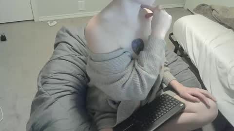 violet_winter97 online show from 18, 12, 2024