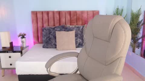 Violeta leon online show from 3, 3, 2026