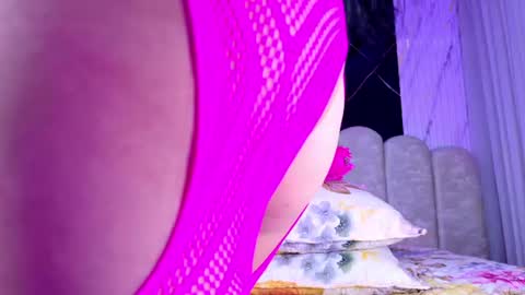 Snapshot of violeta_london chatting on 1, 7, 2026 violeta london online show from 1, 7, 2026