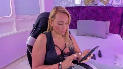 violeta_medina online show from 11, 3, 2025