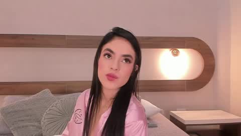 Violeta Sum online show from 6, 6, 2026