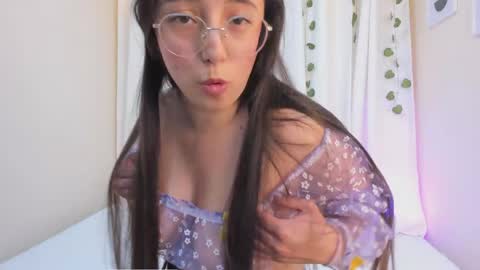 Snapshot of violetagrace chatting on 10, 4, 2026 Violeta online show from 10, 4, 2026