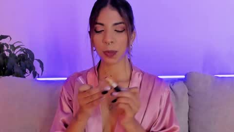 Snapshot of violetahills_ chatting on 10, 5, 2026 Violeta online show from 10, 5, 2026