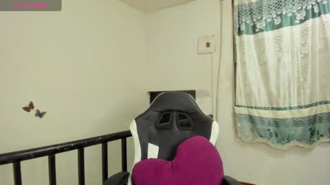 Snapshot of violetalee chatting on 23, 2, 2025 Jimena online show from 23, 2, 2025