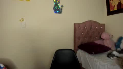 Snapshot of violetalee chatting on 17, 9, 2025 Jimena online show from 17, 9, 2025