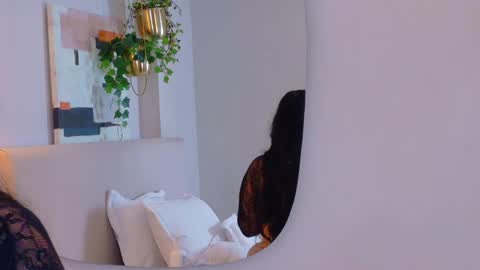 Violet online show from 23, 4, 2026