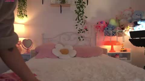 Snapshot of violeth___ chatting on 21, 6, 2026 violeth___ online show from 21, 6, 2026