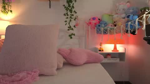 Snapshot of violeth___ chatting on 6, 7, 2026 violeth___ online show from 6, 7, 2026