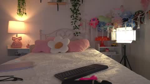 Snapshot of violeth___ chatting on 15, 7, 2026 violeth___ online show from 15, 7, 2026