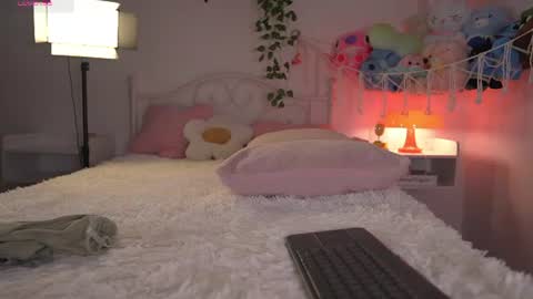 Snapshot of violeth___ chatting on 29, 7, 2026 violeth___ online show from 29, 7, 2026