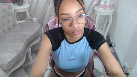 Snapshot of violeth_b chatting on 23, 12, 2024 violeth_b online show from 23, 12, 2024