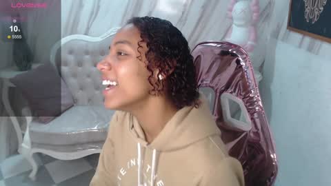 Snapshot of violeth_b chatting on 8, 1, 2025 violeth_b online show from 8, 1, 2025