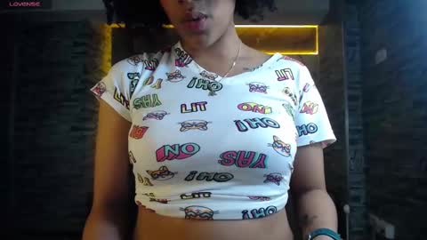 Snapshot of violeth_b chatting on 9, 10, 2025 violeth_b online show from 9, 10, 2025