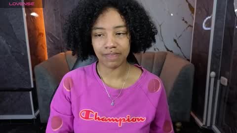 Snapshot of violeth_b chatting on 18, 10, 2025 violeth_b online show from 18, 10, 2025