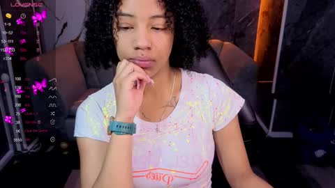 Snapshot of violeth_b chatting on 27, 11, 2025 violeth_b online show from 27, 11, 2025