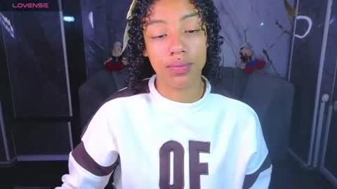 violeth_b online show from 25, 7, 2026