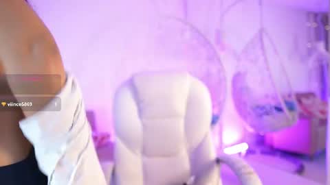 Snapshot of violetjonesx chatting on 2, 7, 2026 violetjonesx online show from 2, 7, 2026