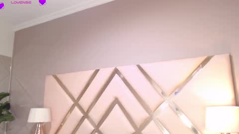 Snapshot of violetlux chatting on 16, 10, 2025 VioletLux online show from 16, 10, 2025