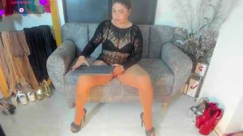 Snapshot of violetmontana chatting on 1, 5, 2026 VIOLETA MONTANA online show from 1, 5, 2026