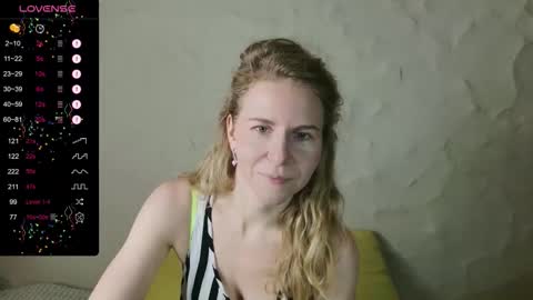 Snapshot of violetplath chatting on 13, 12, 2025 Violet next stream December 6 online show from 13, 12, 2025