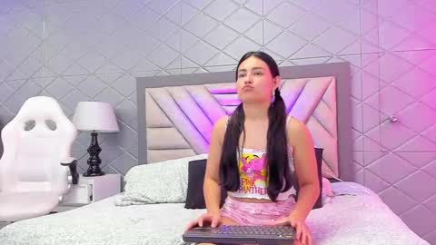 Snapshot of violetrousse chatting on 26, 1, 2025 Violet Rousse online show from 26, 1, 2025