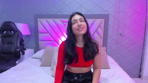 Snapshot of violetrousse chatting on 10, 9, 2025 Violet Rousse online show from 10, 9, 2025