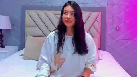 Snapshot of violetrousse chatting on 18, 9, 2025 Violet Rousse online show from 18, 9, 2025