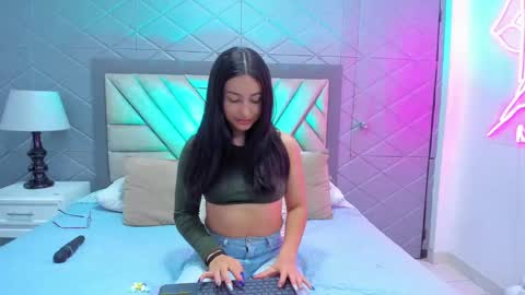 Snapshot of violetrousse chatting on 23, 9, 2025 Violet Rousse online show from 23, 9, 2025