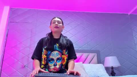 Snapshot of violetrousse chatting on 6, 10, 2025 Violet Rousse online show from 6, 10, 2025