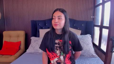 Snapshot of violetrousse chatting on 12, 11, 2025 Violet Rousse online show from 12, 11, 2025