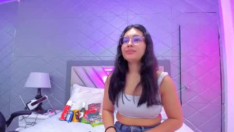 Snapshot of violetrousse chatting on 4, 12, 2025 Violet Rousse online show from 4, 12, 2025