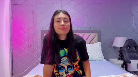 Snapshot of violetrousse chatting on 22, 12, 2025 Violet Rousse online show from 22, 12, 2025