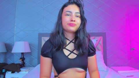 Snapshot of violetrousse chatting on 4, 2, 2026 Violet Rousse online show from 4, 2, 2026