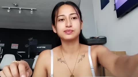 Snapshot of violetskinny chatting on 19, 1, 2025 violetskinny online show from 19, 1, 2025