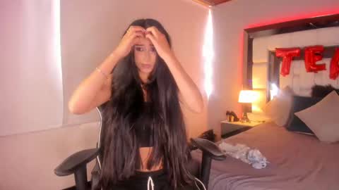 Snapshot of violetskinny chatting on 10, 3, 2025 violetskinny online show from 10, 3, 2025