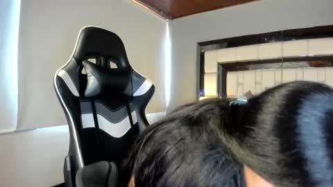 Snapshot of violetskinny chatting on 20, 10, 2025 violetskinny online show from 20, 10, 2025