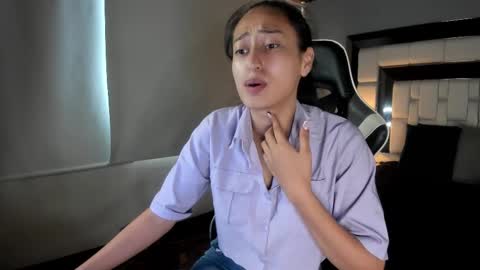 Snapshot of violetskinny chatting on 21, 10, 2025 violetskinny online show from 21, 10, 2025