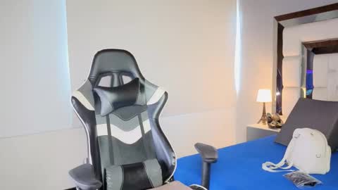 Snapshot of violetskinny chatting on 9, 2, 2026 violetskinny online show from 9, 2, 2026