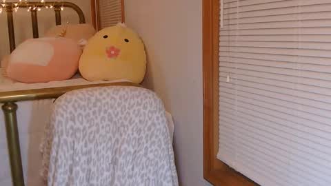 Violet Skye online show from 12, 2, 2026