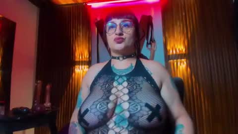 violett_8 online show from 20, 7, 2026