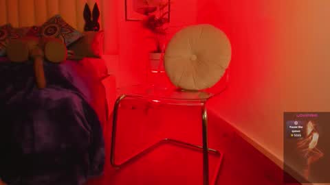 Violett  online show from 6, 11, 2025