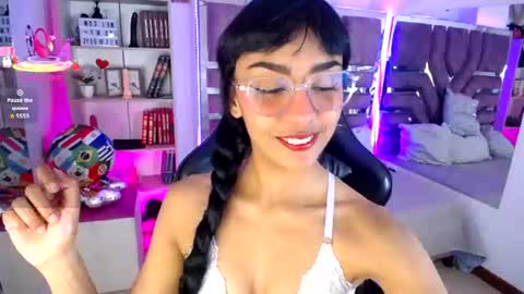 Violet online show from 8, 7, 2026