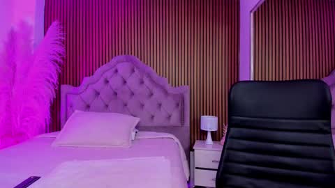 violett_hott_ online show from 13, 3, 2026