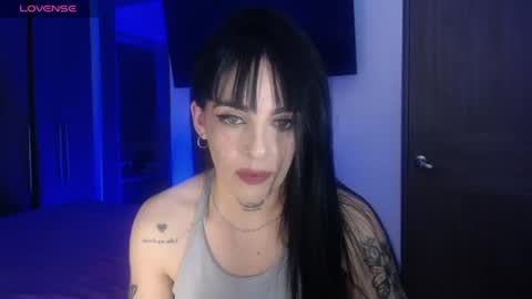 violett  Independent model online show from 16, 7, 2026