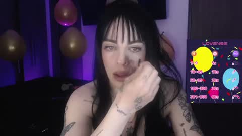 violett  Independent model online show from 22, 7, 2026