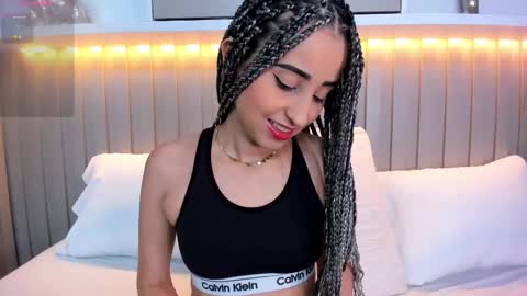 Snapshot of violett_rabbit_ chatting on 28, 10, 2025 Violett online show from 28, 10, 2025