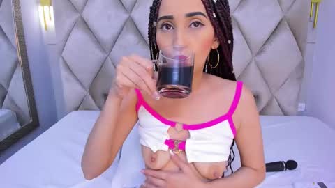 Snapshot of violett_rabbit_ chatting on 5, 2, 2026 Violett online show from 5, 2, 2026