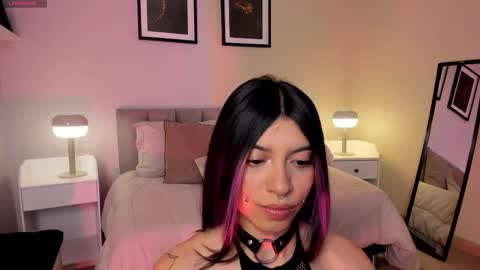 Snapshot of violetta_nur chatting on 2, 6, 2026 Violetta nur online show from 2, 6, 2026