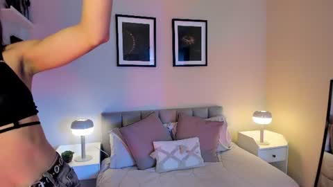 Snapshot of violetta_nur chatting on 15, 6, 2026 Violetta nur online show from 15, 6, 2026
